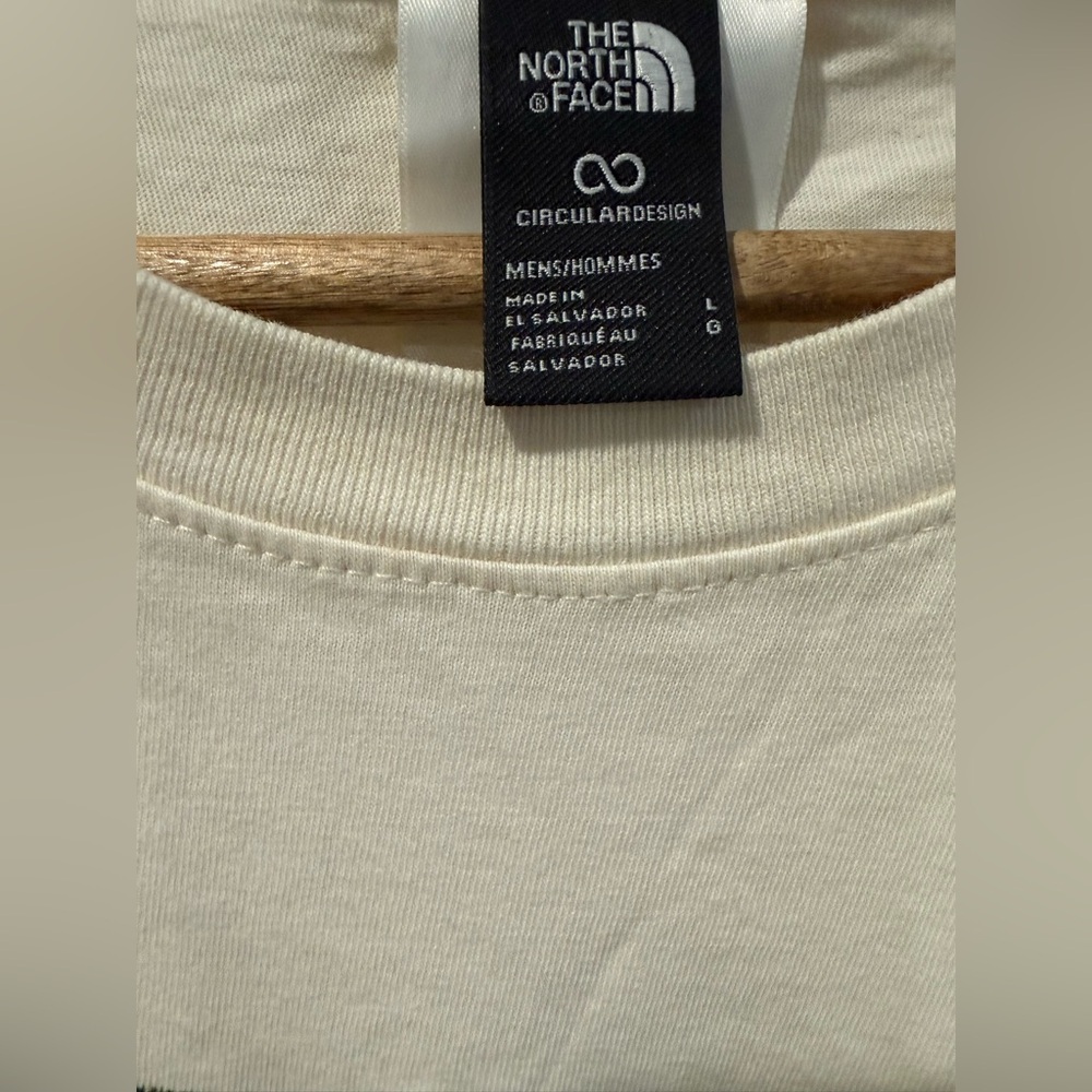 The North Face Off-White T-Shirt - Picture 2 of 4